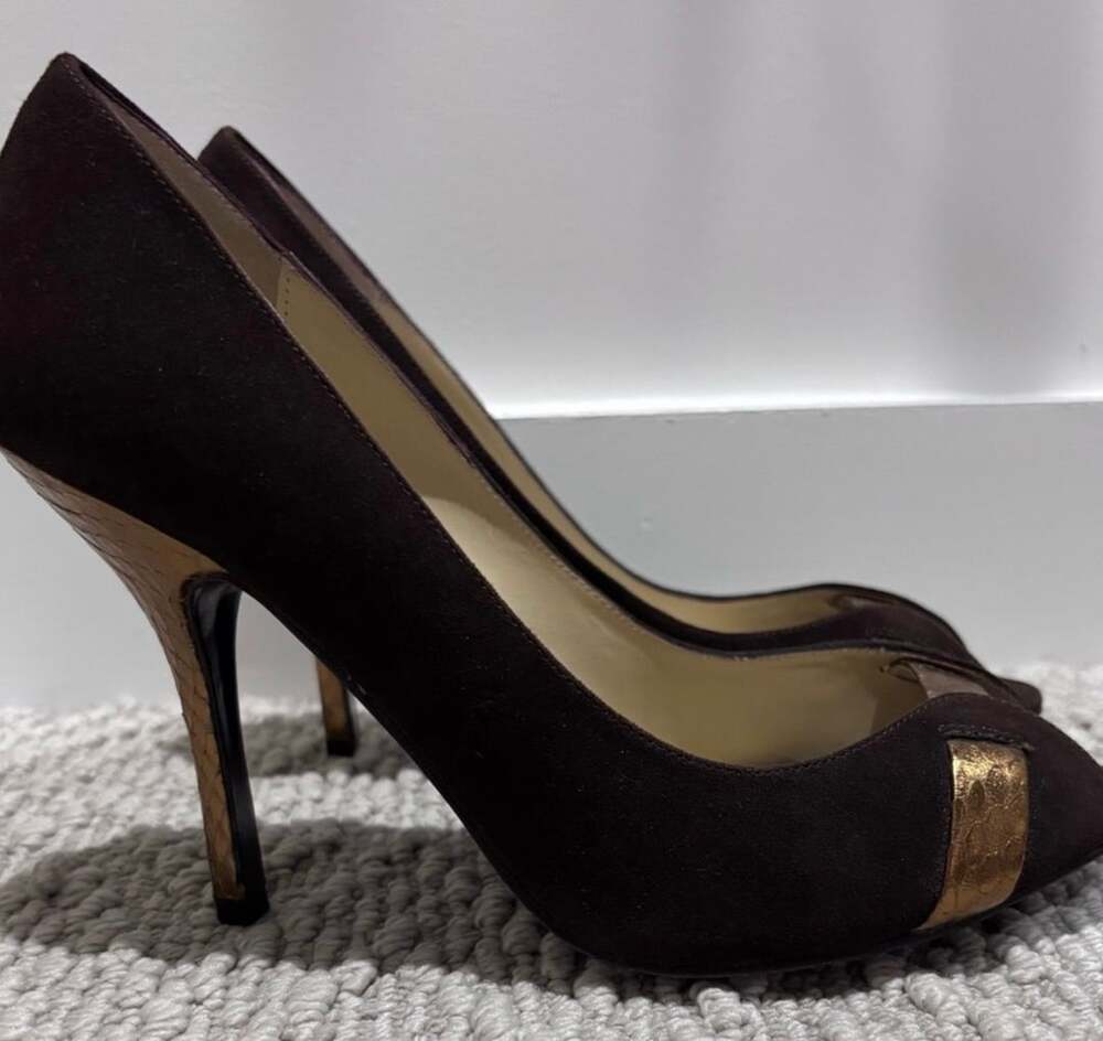 Laundry by Shelli Segal Black Suede and Gold Metallic Snake Print Peep Toe Stile